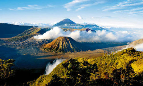 Choose a Professional Tour Guide to Mount Bromo From Kayana Tour And Travel